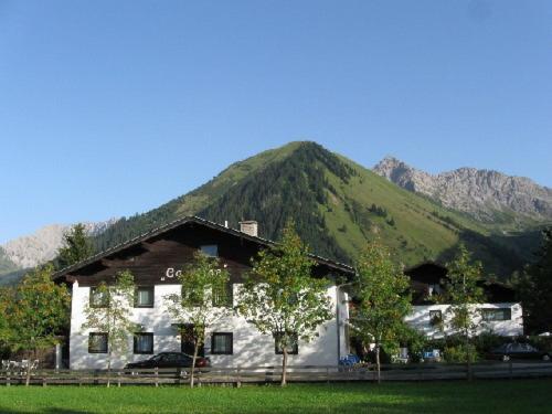 Gastehaus-Pension Caroline Berwang Exterior photo